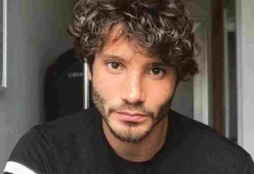 Stefano De Martino paparazzato con una bella ragazza bionda, sarà lei la nuova fiamma? 1